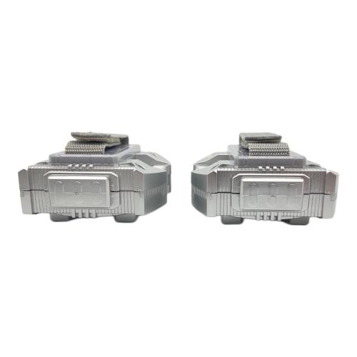 BANDAI (バンダイ) 仮面ライダーギーツ DXデザイアドライバー ハイスペックベルト帯＆レイズバックルホルダー 仮面ライダー
