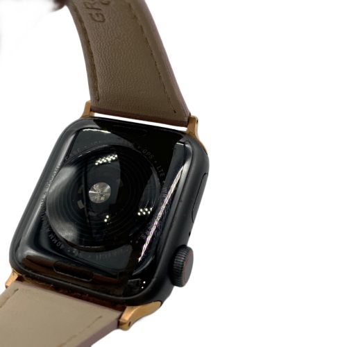 Apple (アップル) Apple Watch SE 充電器付 MYEK2J/A GPS+Cellularモデル ケースサイズ:38㎜ 〇 バッテリー:Aランク(91%) 程度:Bランク H4HG308JQ127