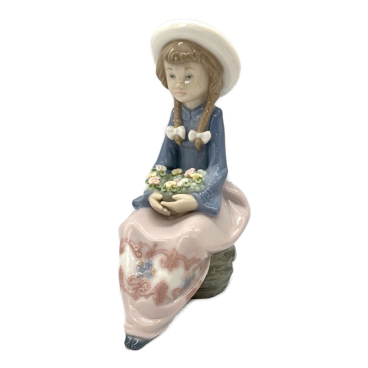 送料無料 リヤドロ フィギュリン 花を持つ女性 高さ32cm×幅13cm×奥行 