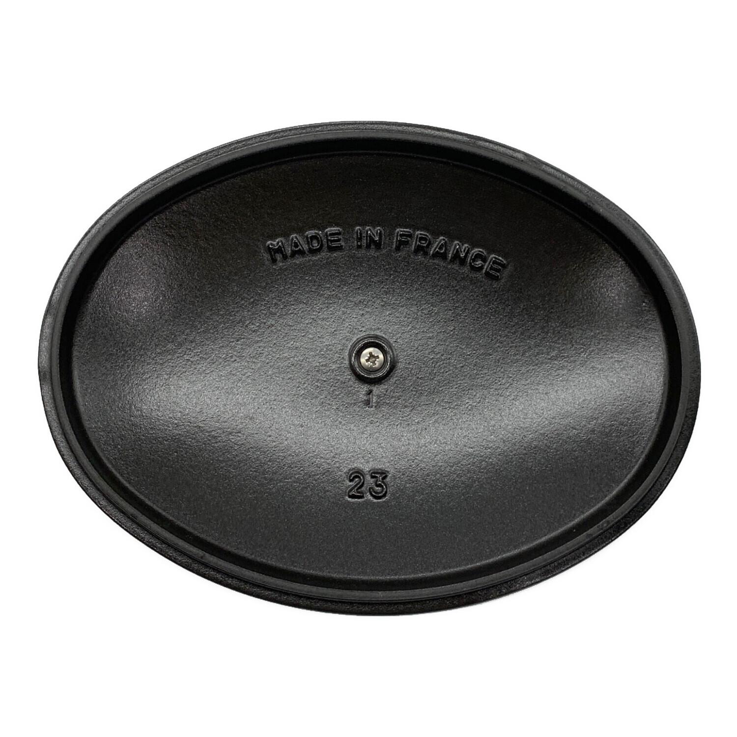 未使用ストウブ　オーバル　23cm ブラック　シリアルナンバー付き Staub (ストウブ) オーバルホットプレート ブラック 23×17 40509