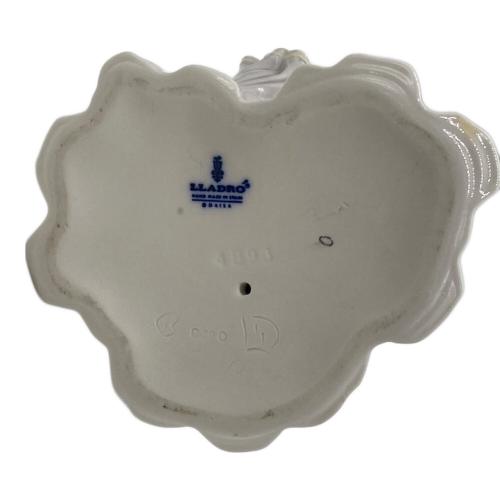 LLADRO (リヤドロ) フィギュアリン 4893 『仔犬とお散歩』