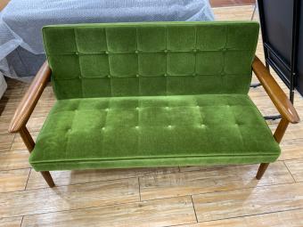 カリモク60 (カリモクロクマル) 2人掛けソファー モケットグリーン 212 Kチェア 2シーター W36173QW ファブリック 100,760円