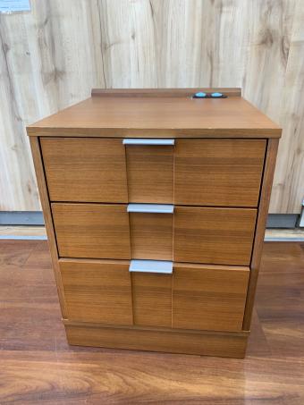 出雲木工 (イズモモッコウ) ナイトテーブル ブラウン