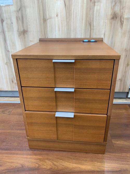 出雲木工 (イズモモッコウ) ナイトテーブル ブラウン