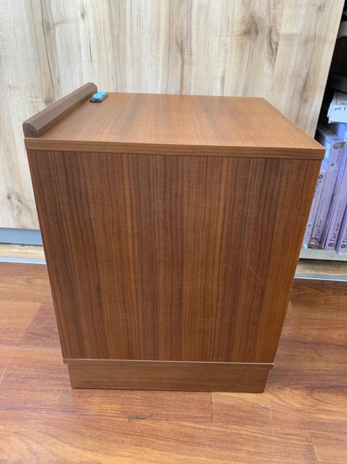 出雲木工 (イズモモッコウ) ナイトテーブル ブラウン