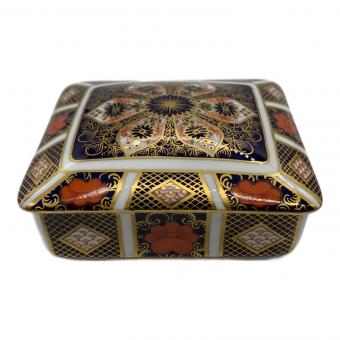 ROYAL CROWN DERBY (ロイヤルクラウンダービー) 小物入れ オールドイマリ ヨゴレ有 蓋に小カケ有