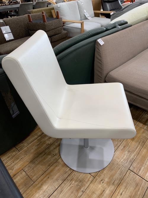 CASSINA IXC (カッシーナ イクスシー) カウンターチェアー BOOMERANG four star スウィベルチェア 97 ホワイト×シルバー