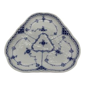 ROYAL COPENHAGEN (ロイヤル・コペンハーゲン) トライアングルプレート ブルーフルーテッド・ハーフレース