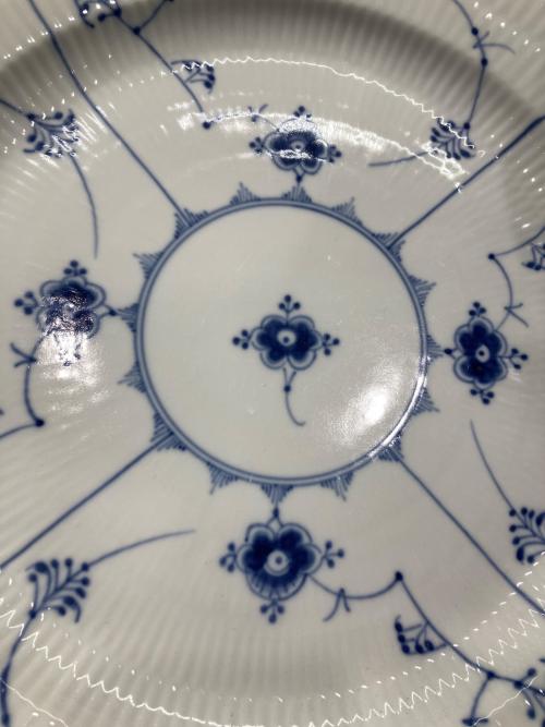 ROYAL COPENHAGEN (ロイヤル・コペンハーゲン) 33cmプレート ブルーフルーテッド・プレイン