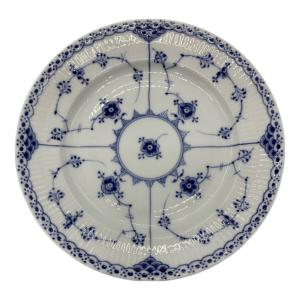 ROYAL COPENHAGEN (ロイヤル・コペンハーゲン) 22cmプレート ブルーフルーテッド・ハーフレース