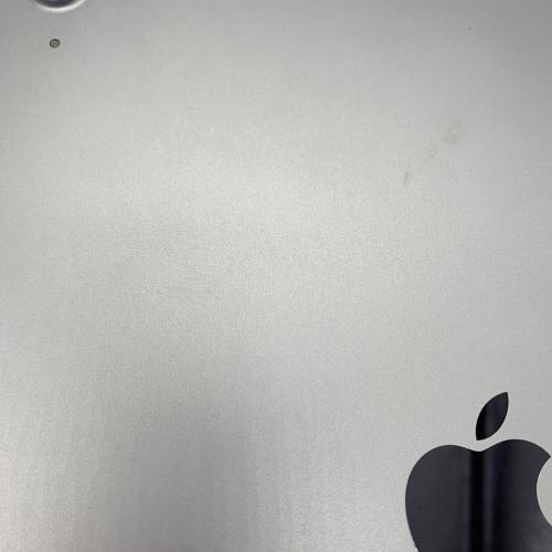 Apple (アップル) iPad Air(第6世代) MUWF3J/A 左上部微細な白点有