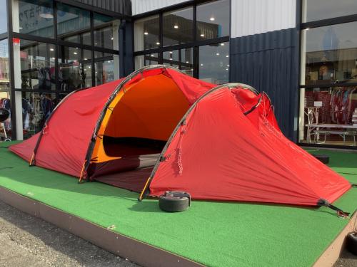 HILLEBERG (ヒルバーグ) ツールームテント インナーシームに浮き有 ナロ4 GT レッド レッドレーベル(オールシーズン対応) 約400×210×115cm 4人用 程度B 程度B スカートなし ケルロン