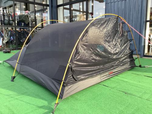 HILLEBERG (ヒルバーグ) ツールームテント インナーシームに浮き有 ナロ4 GT レッド レッドレーベル(オールシーズン対応) 約400×210×115cm 4人用 程度B 程度B スカートなし ケルロン