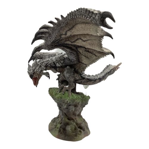 モンスターハンター イベント・モンハン部限定 銀火竜 リオレウス希少種 カプコンフィギュアビルダー クリエイターズモデル