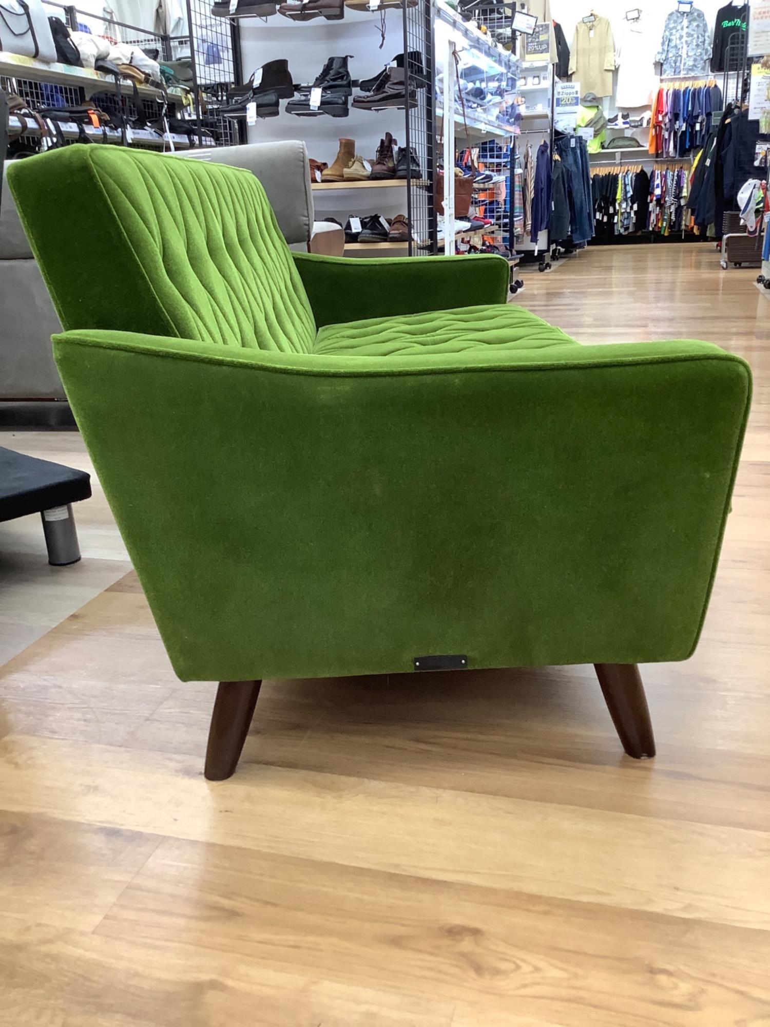 みわ カリモク60 グリーン ベルベット 3人掛けソファ カリモク60