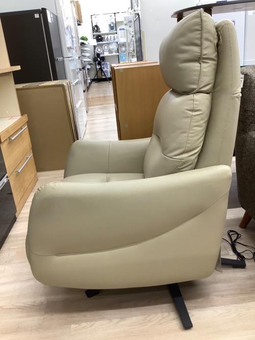 ニトリ 1人掛けリクライニングソファー グレー 電動 半革 LE01