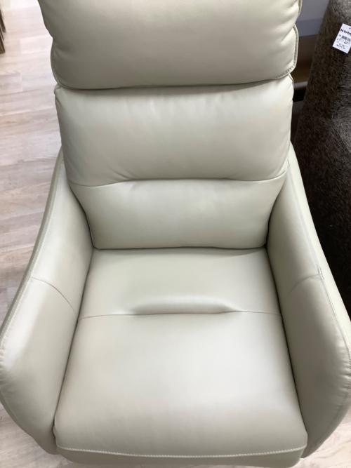 ニトリ 1人掛けリクライニングソファー グレー 電動 半革 LE01