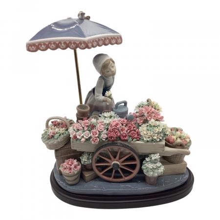 LLADRO (リヤドロ) フィギュリン 公園通りの花屋さん 本体のみ