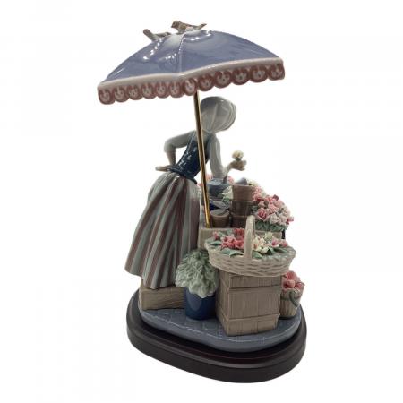 LLADRO (リヤドロ) フィギュリン 公園通りの花屋さん 本体のみ
