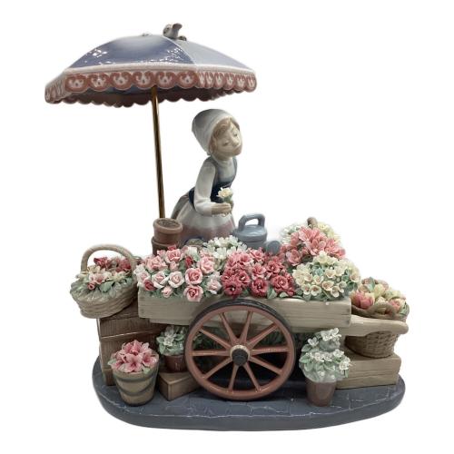 LLADRO (リヤドロ) フィギュリン 公園通りの花屋さん 本体のみ