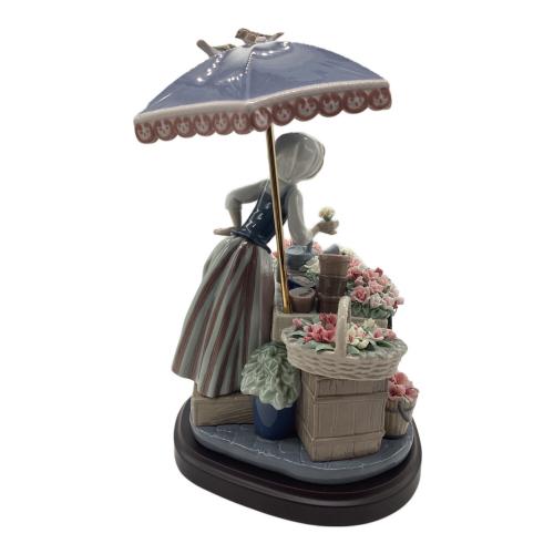 LLADRO (リヤドロ) フィギュリン 公園通りの花屋さん 本体のみ
