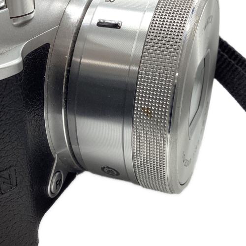 Nikon (ニコン) J5 model 1 nikkor double lens kit J5WLKSL
