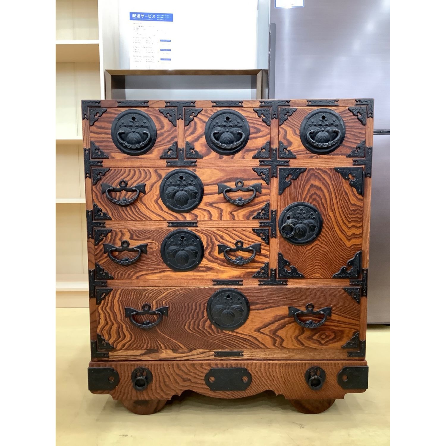 岩谷堂箪笥 (イワヤドウタンス) タンス 台車・鍵2個付 4段 710×400×810 