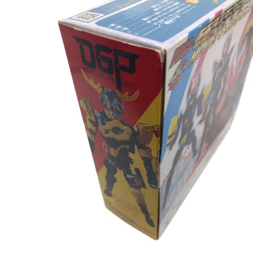 BANDAI (バンダイ) 仮面ライダー 仮面ライダーシーカー MOVIEバトルロワイヤルセット リボルブチェンジフィギュア プレミアムバンダイ限定