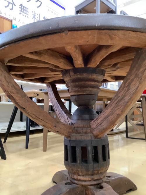 アンティークラウンドテーブル