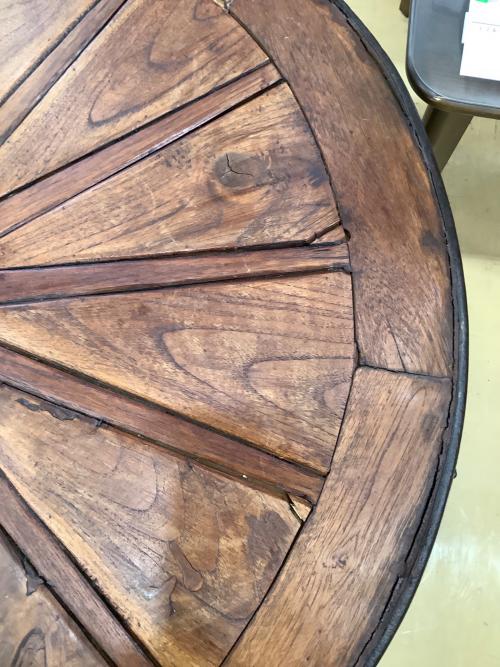 アンティークラウンドテーブル