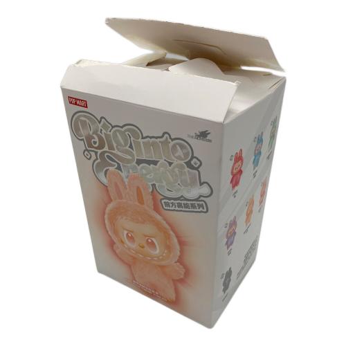 ラブブ  BIG INTO ENERGY