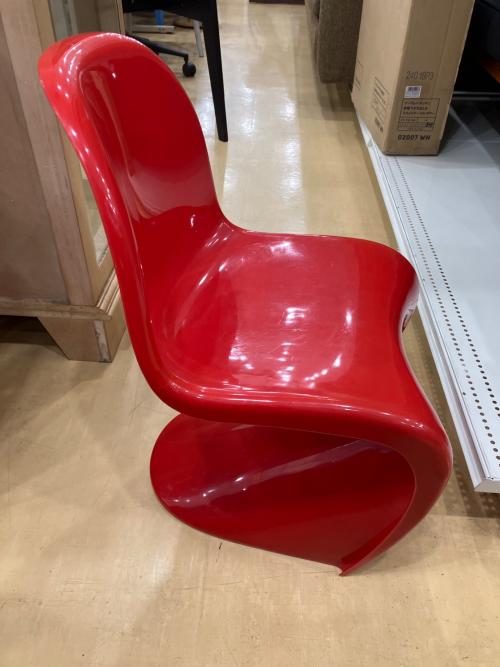 デザインチェア レッド リプロダクト