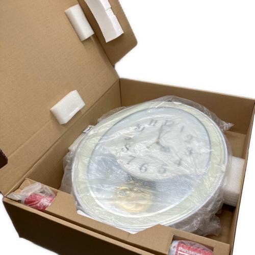 RHYTHM (リズム) 電波式掛時計 SWAROVSKI Small World 1620 0127