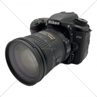 Nikon (ニコン) デジタル一眼レフカメラ D7500