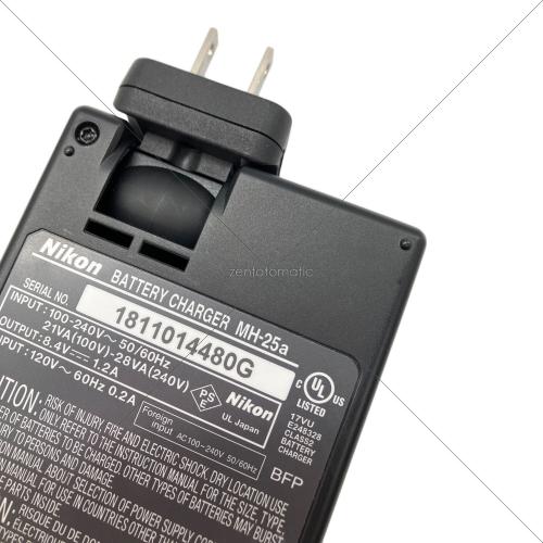 Nikon (ニコン) デジタル一眼レフカメラ D7500