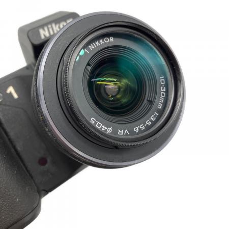 動作未確認Nikon 1 ミラーレスカメラ 10-30mm Nikon (ニコン) デジタル一眼レフカメラ 1 V2 キズ・画面ヨゴレ有