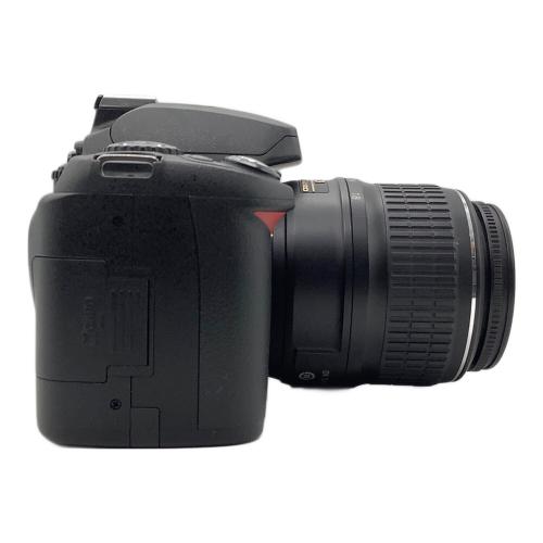 Nikon (ニコン) デジタル一眼レフカメラ D40