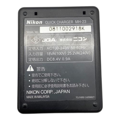 Nikon (ニコン) デジタル一眼レフカメラ D40