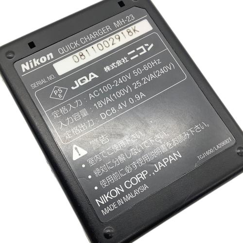 Nikon (ニコン) デジタル一眼レフカメラ D40