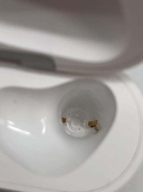 Apple (アップル) AirPods(第3世代) 本体キズ複数有 A2566 本体のみ Lightning 動作確認済み