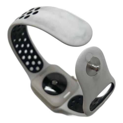 Apple (アップル) Apple Watch SE(第二世代) バンド付 A2722 GPSモデル ケースサイズ:40㎜ 〇 バッテリー:Bランク(82%) 程度:Bランク F491GPQW2C