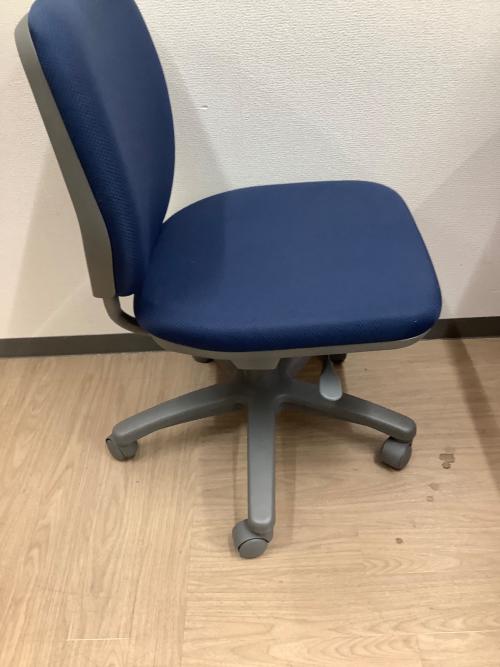 オカムラ オフィスチェア ブルー 8VC11A