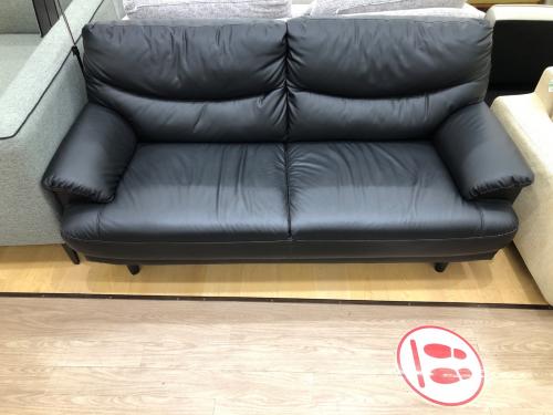 ニトリ 3人掛けソファー ブラック 合皮