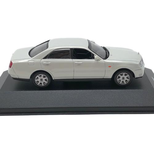 モデルカー JC02006WP NISSAN GLORIA ULTIMA-Z V PACKAGE 2001 White pearl