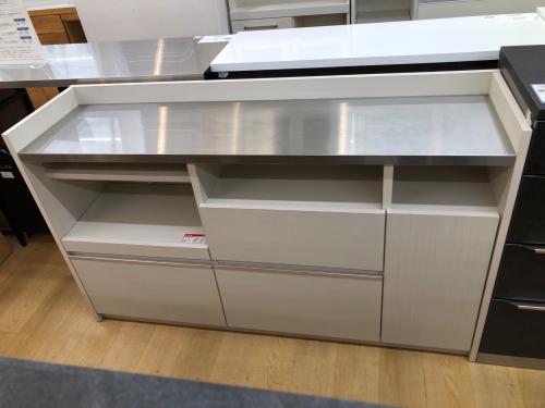 ステンレス天板キッチンカウンター ホワイト×シルバー  1枚扉 2段