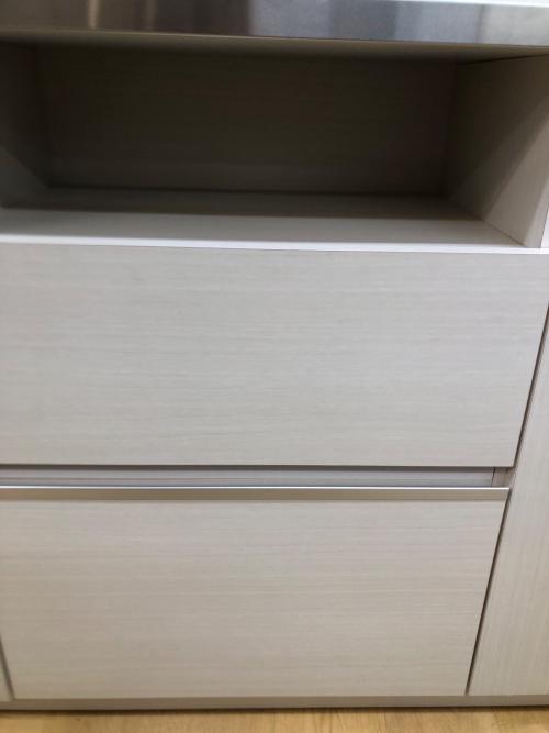 ステンレス天板キッチンカウンター ホワイト×シルバー 1枚扉 2段