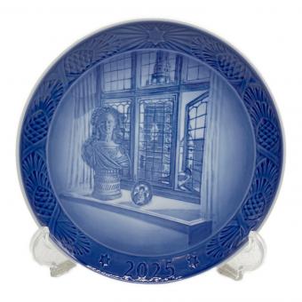 ROYAL COPENHAGEN (ロイヤル・コペンハーゲン) イヤープレート 2025年 “QUEEN JULIANE MARIE” （ジュリアン マリー皇太后）