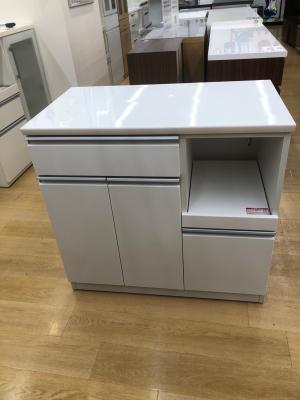 ニトリ　3枚扉キッチンカウンター ホワイト