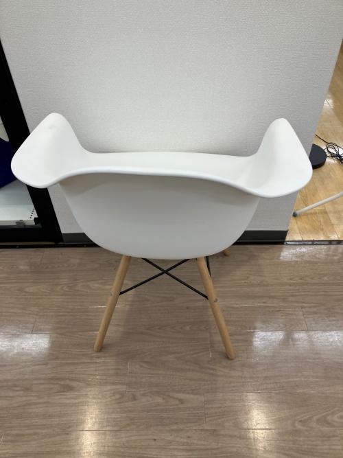 ひじ掛け付きシェルチェア リプロダクト品 ホワイト