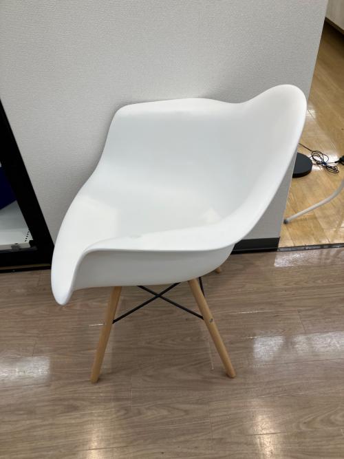 ひじ掛け付きシェルチェア リプロダクト品 ホワイト
